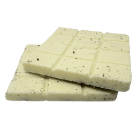 Enjoy creamy white chocolate with crunchy cookie crumbles and sweet vanilla frosting in Craft Cannabis’ Delta-9 THC-infused Cookies and Cream bar.